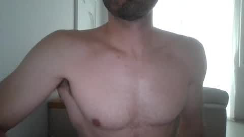 Snapshot of enzoleozi1991 chatting on 01/01/25, 05:11 enzoleozi1991 online show from 01/01/25, 05:11