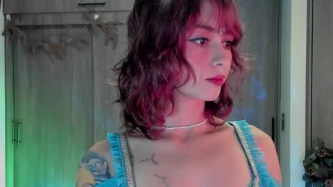 Leyla online show from 12/16/25, 01:32