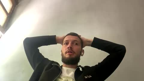 Snapshot of er1c_reeves chatting on 11/10/25, 02:16 Eric Reeves online show from 11/10/25, 02:16