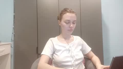 Snapshot of eracloke chatting on 02/09/26, 01:31 Lily online show from 02/09/26, 01:31