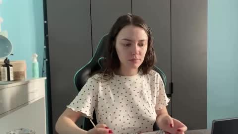 Snapshot of eracloke chatting on 02/18/26, 02:07 Lily online show from 02/18/26, 02:07