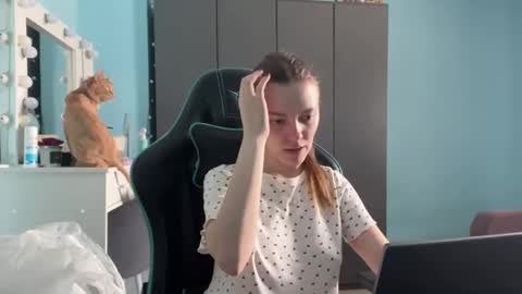 Snapshot of eracloke chatting on 02/21/26, 02:12 Lily online show from 02/21/26, 02:12