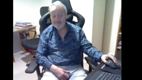 Snapshot of erasmus_d chatting on 12/07/24, 06:15 erasmus_d online show from 12/07/24, 06:15