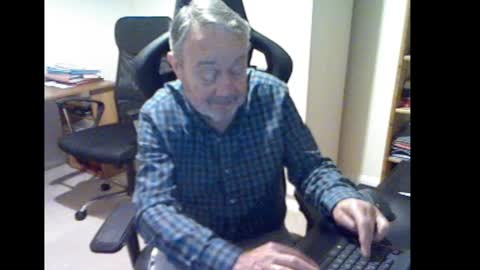 Snapshot of erasmus_d chatting on 12/09/24, 06:03 erasmus_d online show from 12/09/24, 06:03