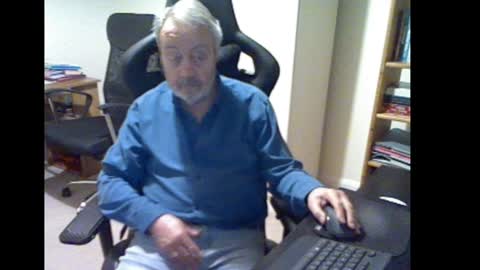 Snapshot of erasmus_d chatting on 12/24/24, 05:44 erasmus_d online show from 12/24/24, 05:44