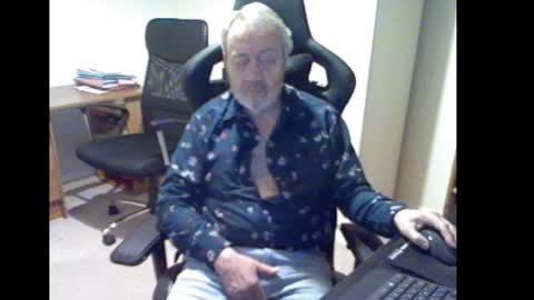 Snapshot of erasmus_d chatting on 12/31/24, 06:13 erasmus_d online show from 12/31/24, 06:13