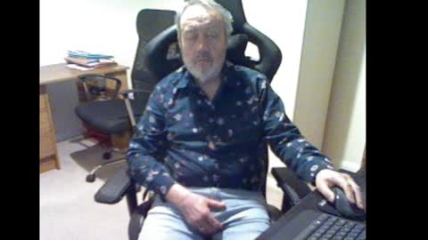Snapshot of erasmus_d chatting on 01/06/25, 05:59 erasmus_d online show from 01/06/25, 05:59