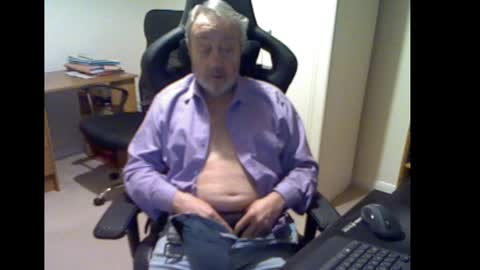 Snapshot of erasmus_d chatting on 01/07/25, 06:03 erasmus_d online show from 01/07/25, 06:03
