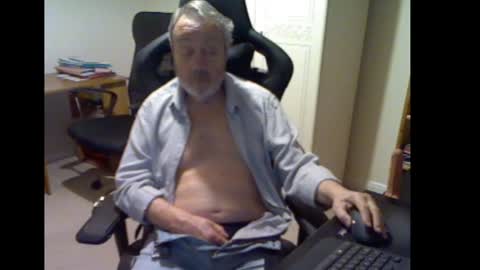 Snapshot of erasmus_d chatting on 01/09/25, 06:36 erasmus_d online show from 01/09/25, 06:36