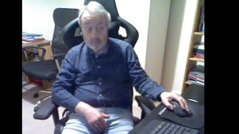Snapshot of erasmus_d chatting on 01/10/25, 06:38 erasmus_d online show from 01/10/25, 06:38