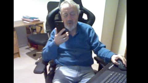 Snapshot of erasmus_d chatting on 01/14/25, 07:00 erasmus_d online show from 01/14/25, 07:00