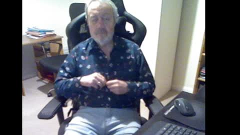 Snapshot of erasmus_d chatting on 01/26/25, 05:55 erasmus_d online show from 01/26/25, 05:55