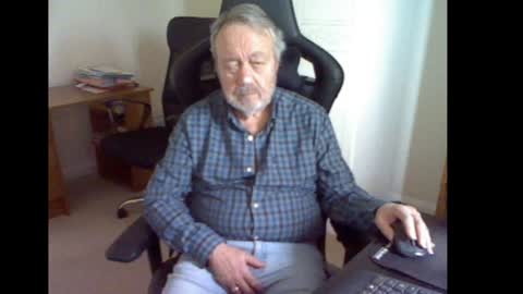 Snapshot of erasmus_d chatting on 01/27/25, 12:48 erasmus_d online show from 01/27/25, 12:48