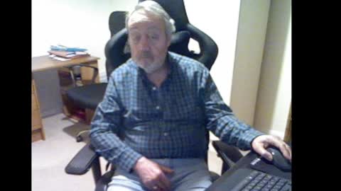 Snapshot of erasmus_d chatting on 01/27/25, 06:09 erasmus_d online show from 01/27/25, 06:09