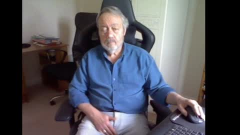 Snapshot of erasmus_d chatting on 02/04/25, 12:33 erasmus_d online show from 02/04/25, 12:33