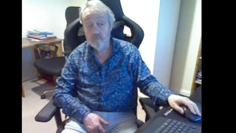 Snapshot of erasmus_d chatting on 02/16/25, 05:26 erasmus_d online show from 02/16/25, 05:26