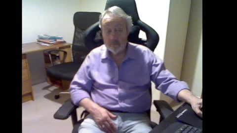 Snapshot of erasmus_d chatting on 02/18/25, 06:58 erasmus_d online show from 02/18/25, 06:58