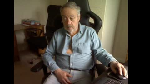 Snapshot of erasmus_d chatting on 03/06/25, 05:33 erasmus_d online show from 03/06/25, 05:33