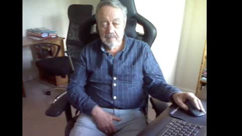 Snapshot of erasmus_d chatting on 03/11/25, 05:46 erasmus_d online show from 03/11/25, 05:46