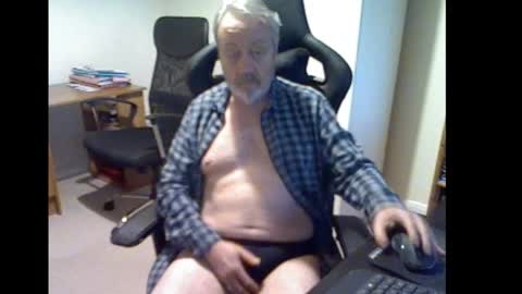 Snapshot of erasmus_d chatting on 03/12/25, 06:11 erasmus_d online show from 03/12/25, 06:11
