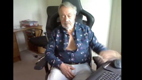 Snapshot of erasmus_d chatting on 09/14/25, 04:39 erasmus_d online show from 09/14/25, 04:39