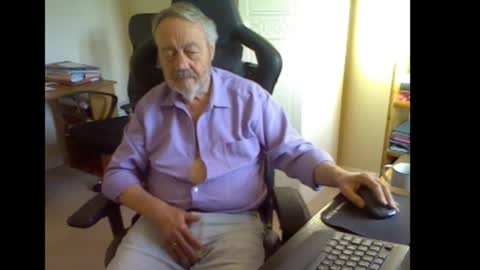 Snapshot of erasmus_d chatting on 09/15/25, 05:35 erasmus_d online show from 09/15/25, 05:35