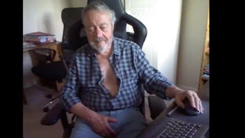 Snapshot of erasmus_d chatting on 09/25/25, 05:49 erasmus_d online show from 09/25/25, 05:49