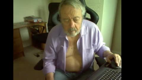 Snapshot of erasmus_d chatting on 09/29/25, 05:07 erasmus_d online show from 09/29/25, 05:07