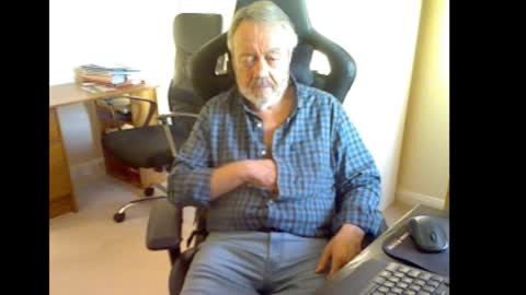 Snapshot of erasmus_d chatting on 10/11/25, 04:27 erasmus_d online show from 10/11/25, 04:27