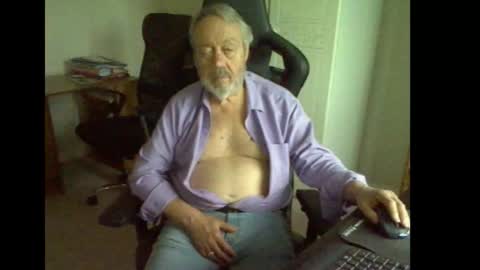Snapshot of erasmus_d chatting on 10/13/25, 04:40 erasmus_d online show from 10/13/25, 04:40