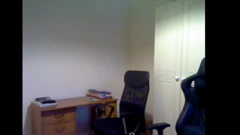 Snapshot of erasmus_d chatting on 10/15/25, 04:40 erasmus_d online show from 10/15/25, 04:40