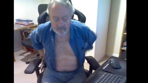 Snapshot of erasmus_d chatting on 10/20/25, 05:13 erasmus_d online show from 10/20/25, 05:13
