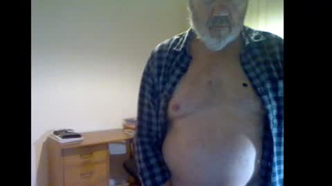 Snapshot of erasmus_d chatting on 10/23/25, 05:33 erasmus_d online show from 10/23/25, 05:33