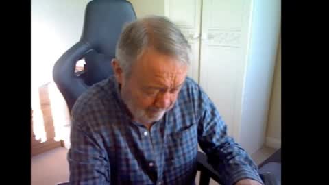 Snapshot of erasmus_d chatting on 10/25/25, 02:35 erasmus_d online show from 10/25/25, 02:35