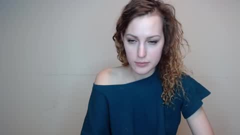 Snapshot of erdbeeren_mit_sahne chatting on 12/10/24, 05:00 Erdbeeren mit Sahne online show from 12/10/24, 05:00