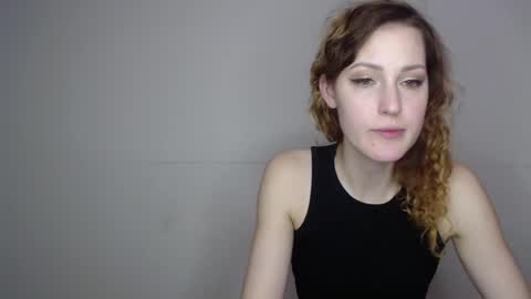 Snapshot of erdbeeren_mit_sahne chatting on 01/12/25, 12:01 Erdbeeren mit Sahne online show from 01/12/25, 12:01