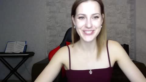 Snapshot of erdbeeren_mit_sahne chatting on 11/13/25, 06:07 Erdbeeren mit Sahne online show from 11/13/25, 06:07