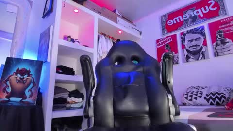 Tht BOSS Eren online show from 11/20/25, 03:18