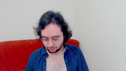 Snapshot of eren_jaeger2000 chatting on 12/14/25, 02:06 Eren online show from 12/14/25, 02:06