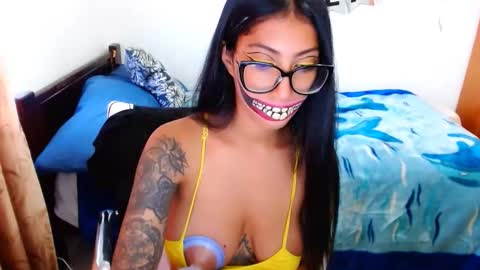 Snapshot of eren_mikasa chatting on 10/03/25, 10:40 sofia online show from 10/03/25, 10:40