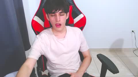 Snapshot of eren_tatakae chatting on 12/04/24, 09:46 eren_tatakae online show from 12/04/24, 09:46