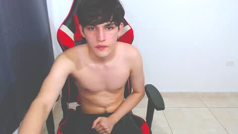 Snapshot of eren_tatakae chatting on 12/12/24, 10:20 eren_tatakae online show from 12/12/24, 10:20