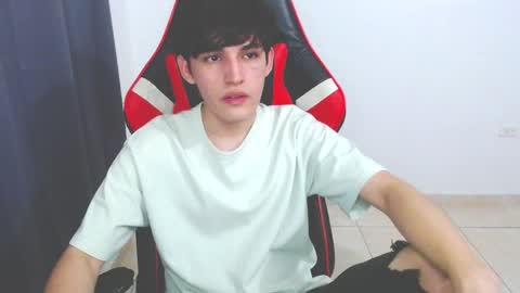 Snapshot of eren_tatakae chatting on 12/22/24, 12:07 eren_tatakae online show from 12/22/24, 12:07