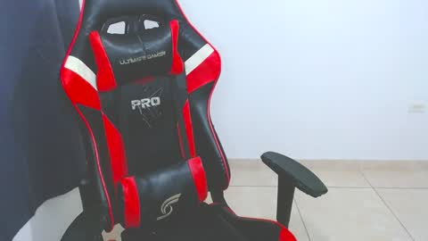 Snapshot of eren_tatakae chatting on 12/23/24, 11:06 eren_tatakae online show from 12/23/24, 11:06