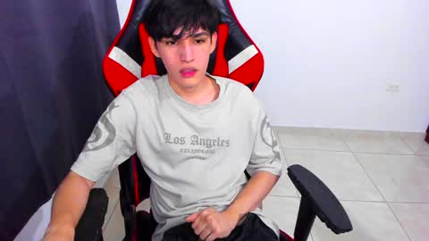 Snapshot of eren_tatakae chatting on 01/09/25, 02:22 eren_tatakae online show from 01/09/25, 02:22