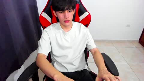 Snapshot of eren_tatakae chatting on 01/22/25, 02:15 eren_tatakae online show from 01/22/25, 02:15