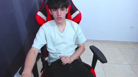 Snapshot of eren_tatakae chatting on 01/23/25, 04:48 eren_tatakae online show from 01/23/25, 04:48