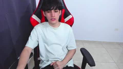 Snapshot of eren_tatakae chatting on 01/23/25, 11:58 eren_tatakae online show from 01/23/25, 11:58