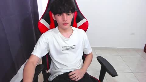 Snapshot of eren_tatakae chatting on 01/24/25, 06:35 eren_tatakae online show from 01/24/25, 06:35