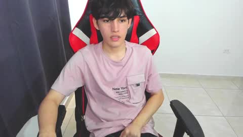 Snapshot of eren_tatakae chatting on 01/25/25, 06:02 eren_tatakae online show from 01/25/25, 06:02